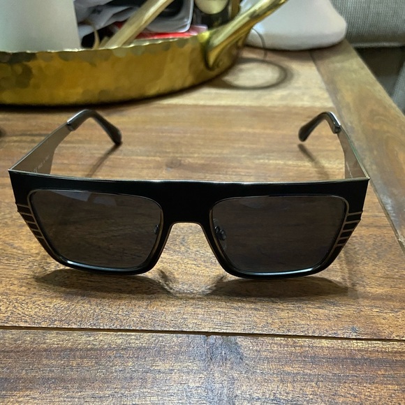 ILL.I By Will. I. Am WA503S04 Square Sungl… - Picture 4 of 16